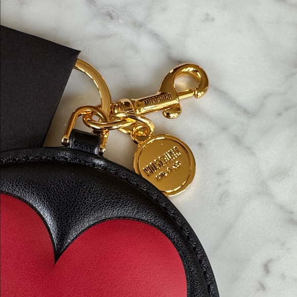 NEW Moschino Big Heart calfskin keychain - Picture 3 of 4